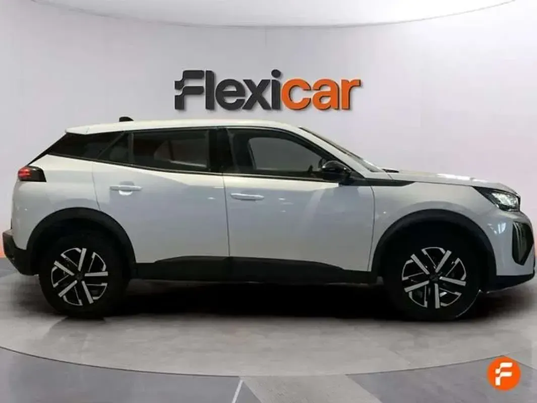 Usado Peugeot 2008 Active 101 CV (74 kW) 2023 Blanco SUV