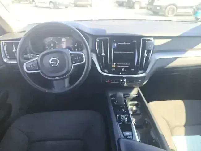 Usado Volvo V60 Momentum 197 CV (144 kW) 2022 Gris Familiar