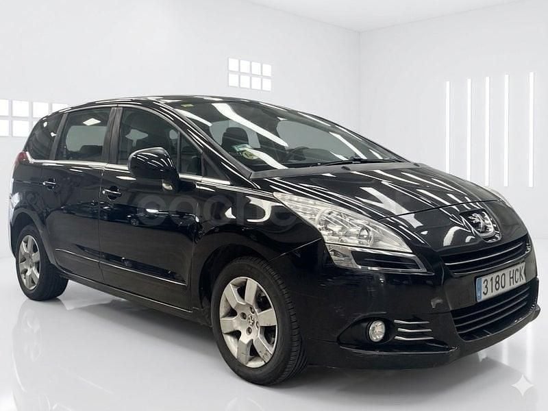 Usado Peugeot 5008 Access 112 CV (82 kW) 2011 Negro Monovolumen