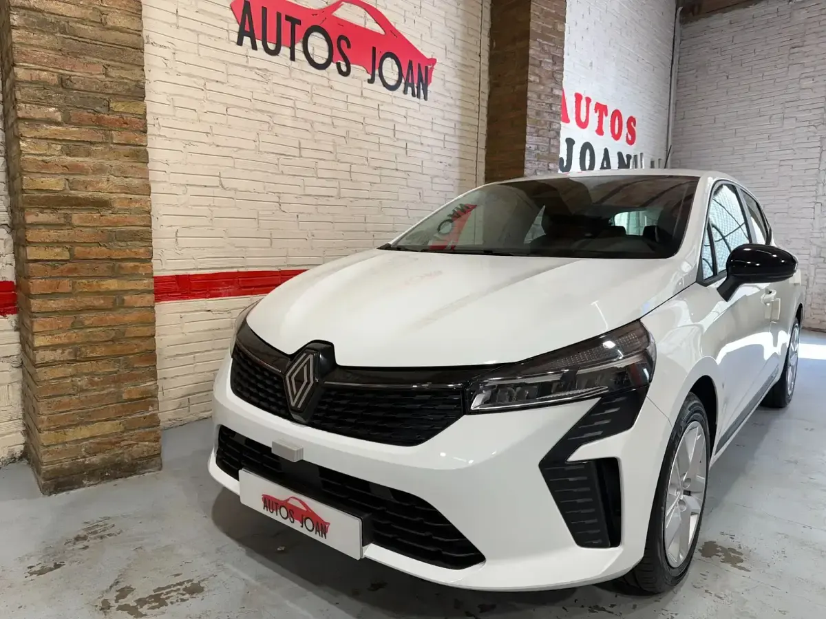 Nuevo Renault Clio Evolution 100 CV (73 kW) 2025 Blanco Utilitario
