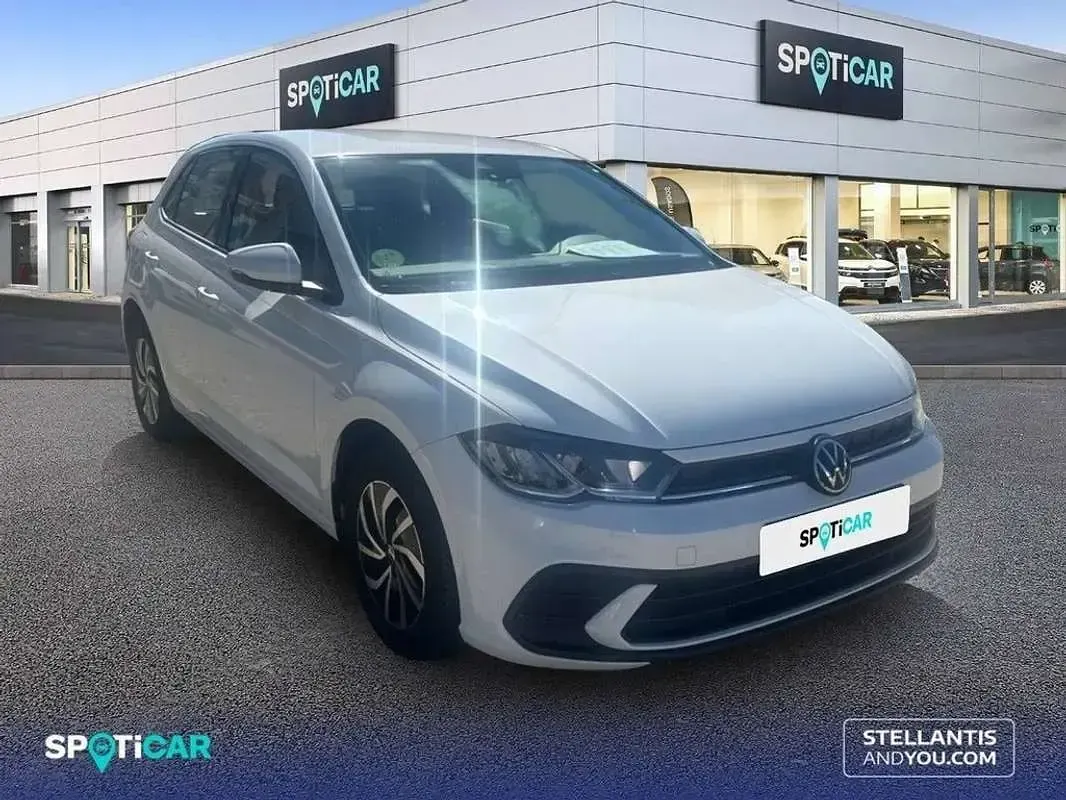 Usado VW Polo Life 95 CV (69 kW) 2022 Gris Utilitario