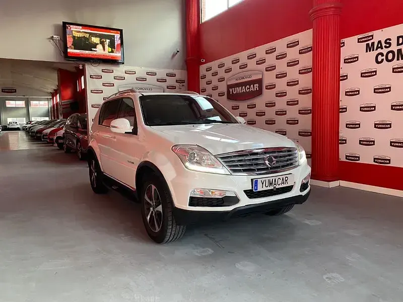Usado SsangYong Rexton Limited 155 CV (114 kW) 2015 Blanco SUV