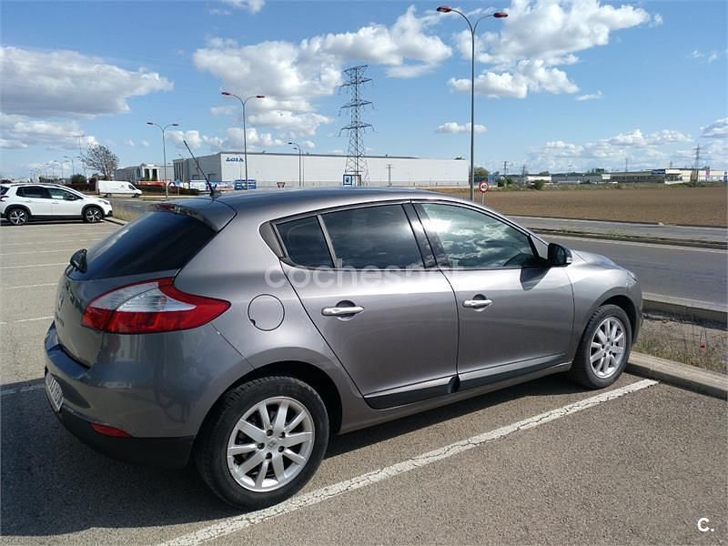 Usado Renault Mégane 110 CV (80 kW) 2011 Gris / plata Berlina