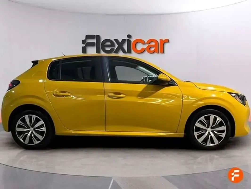 Usado Peugeot 208 Active 101 CV (74 kW) 2020 Amarillo Utilitario