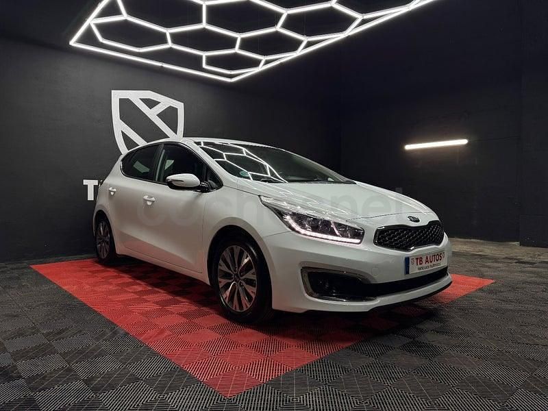 Usado Kia Ceed GT 90 CV (66 kW) 2017 Blanco Berlina