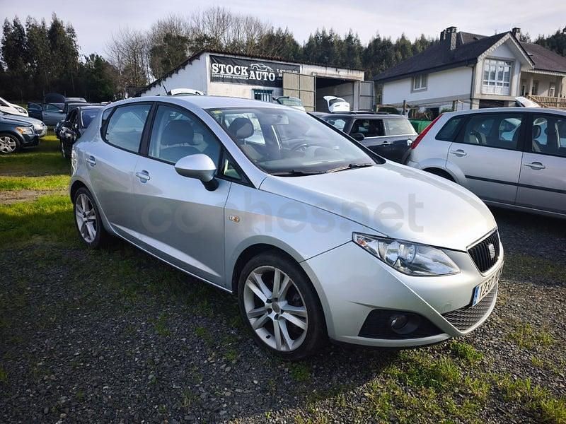Usado Seat Ibiza Sport 105 CV (77 kW) 2011 Gris / plata Berlina
