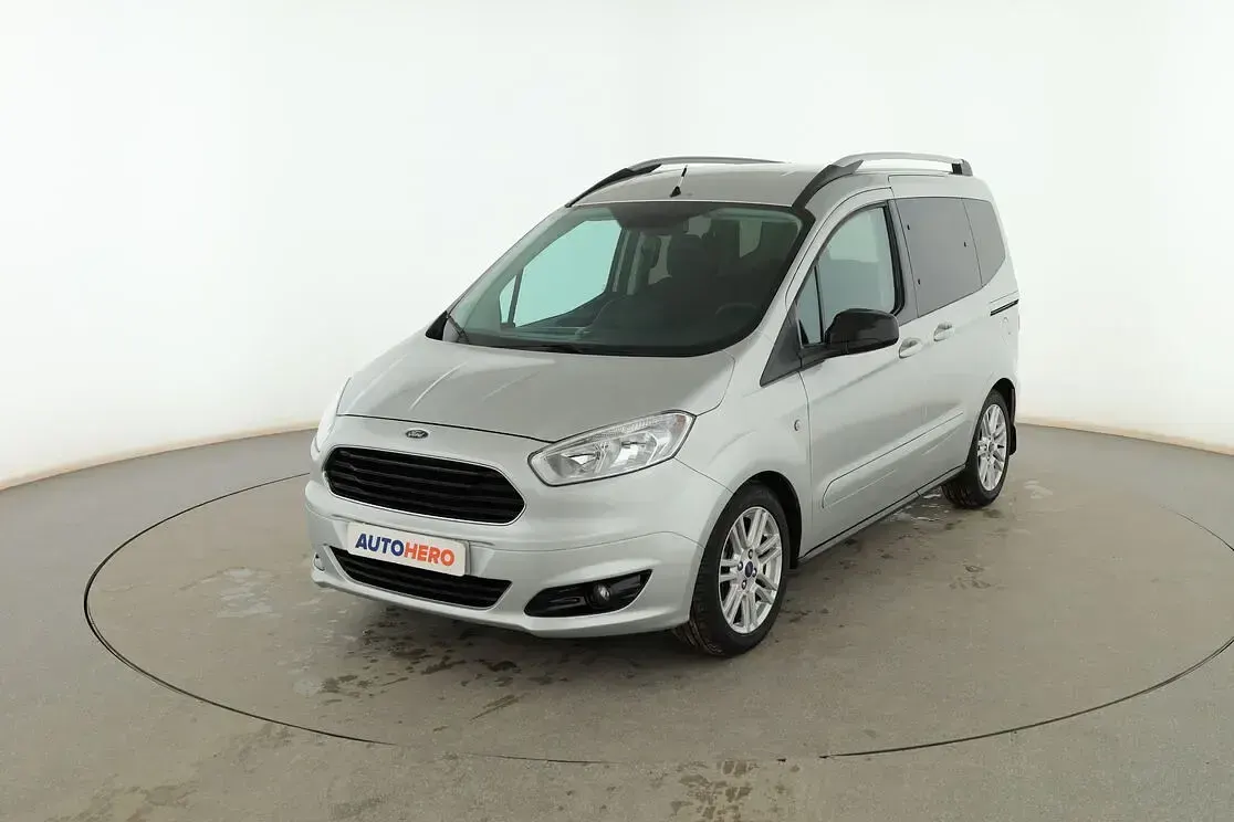 Begagnad Ford Tourneo Courier Titanium 95 HK (69 kW) 2017 Minibuss
