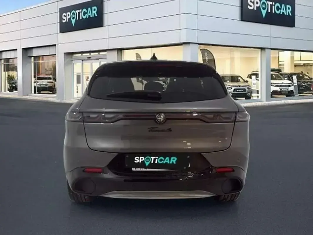 Usado Alfa Romeo Tonale Edizione Speciale 174 CV (127 kW) 2026 Gris SUV