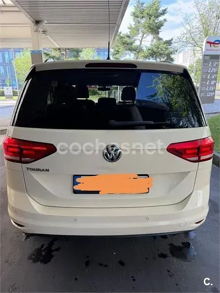 Usado VW Touran Advance 150 CV (110 kW) 2018 Beige Monovolumen