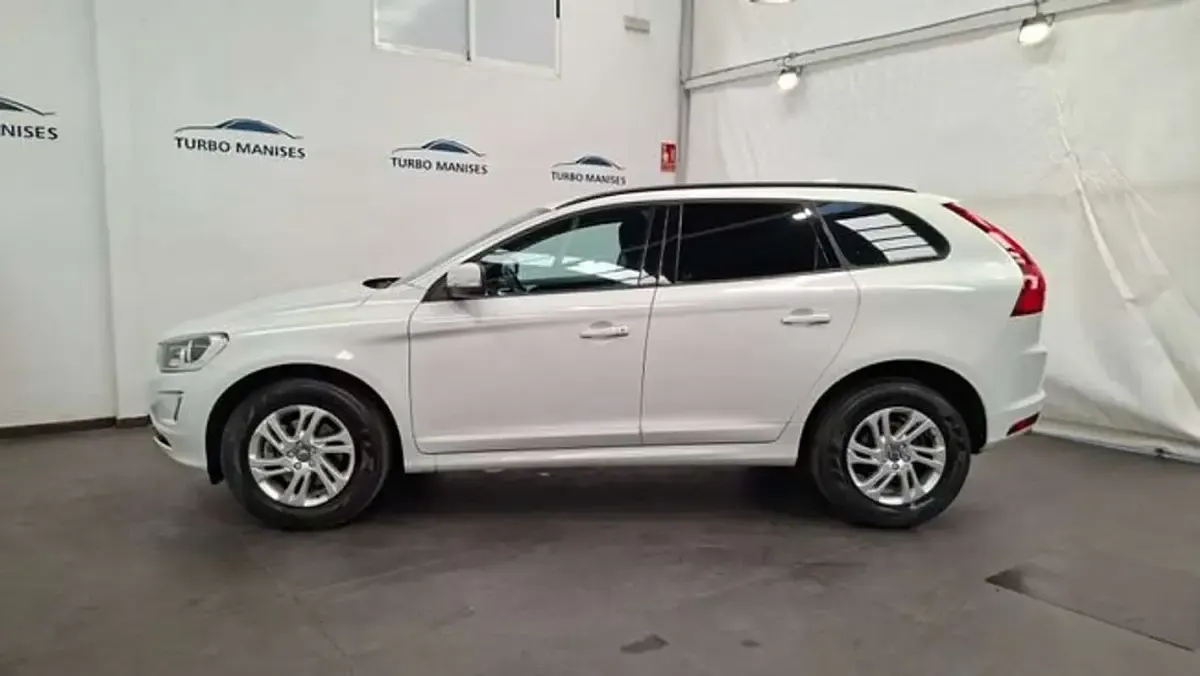 Usado Volvo XC60 Momentum 150 CV (110 kW) 2017 Blanco SUV