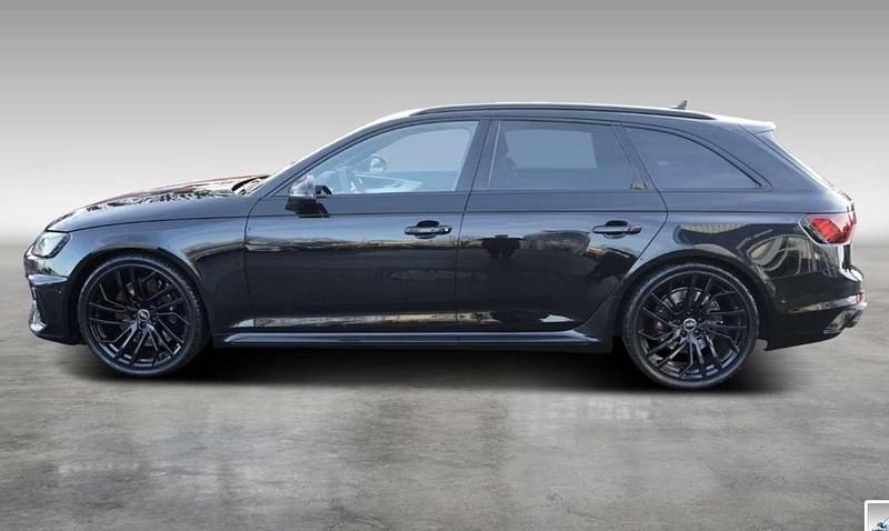 Usado Audi RS4 Competition 450 CV (330 kW) 2022 Negro Familiar