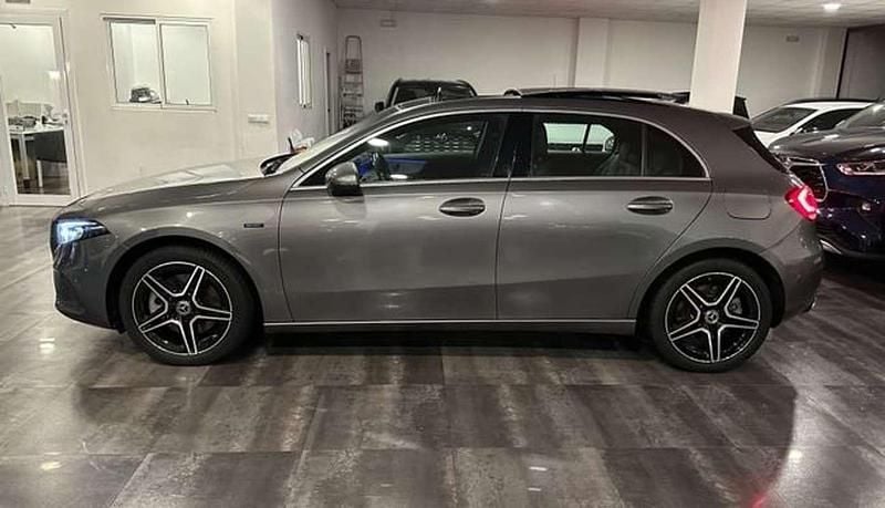 Usado Mercedes A220 AMG 226 CV (166 kW) 2020 Gris Berlina