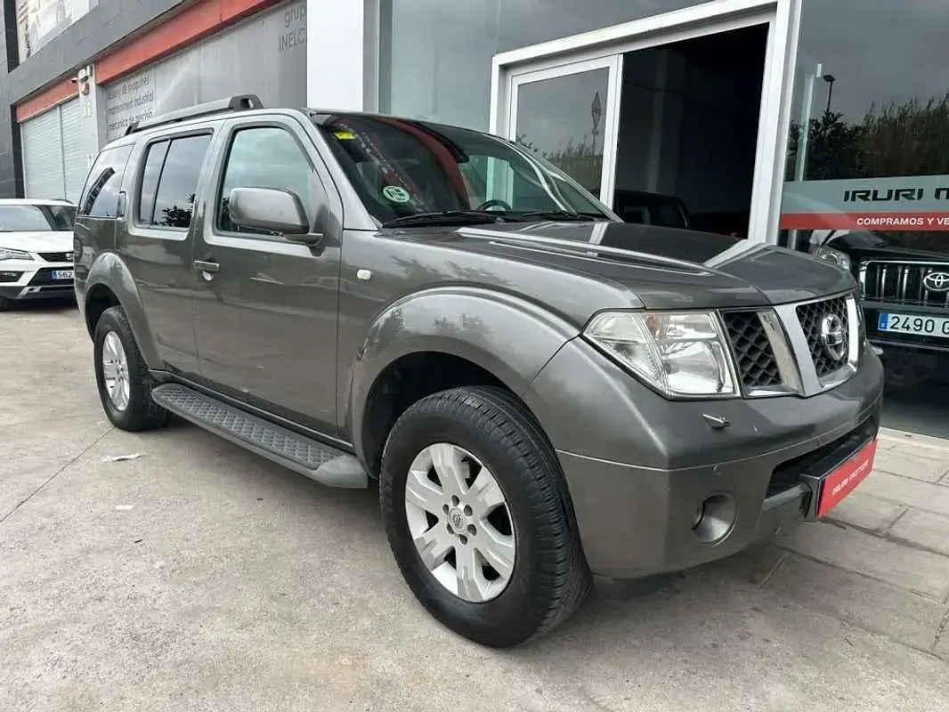 Usado Nissan Pathfinder SE 174 CV (127 kW) 2006 Gris SUV