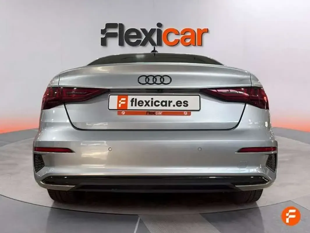 Usado Audi A3 110 CV (80 kW) 2023 Gris Berlina