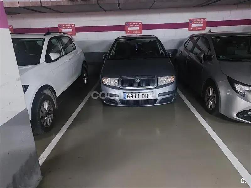 Usado Skoda Fabia 64 CV (47 kW) 2005 Gris / plata Berlina