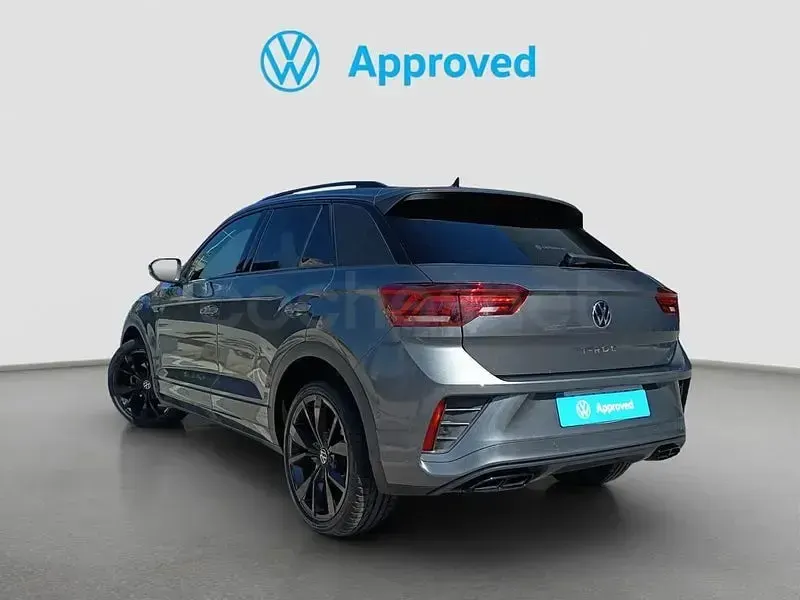 Usado VW T-Roc R-line 150 CV (110 kW) 2023 Gris / plata SUV