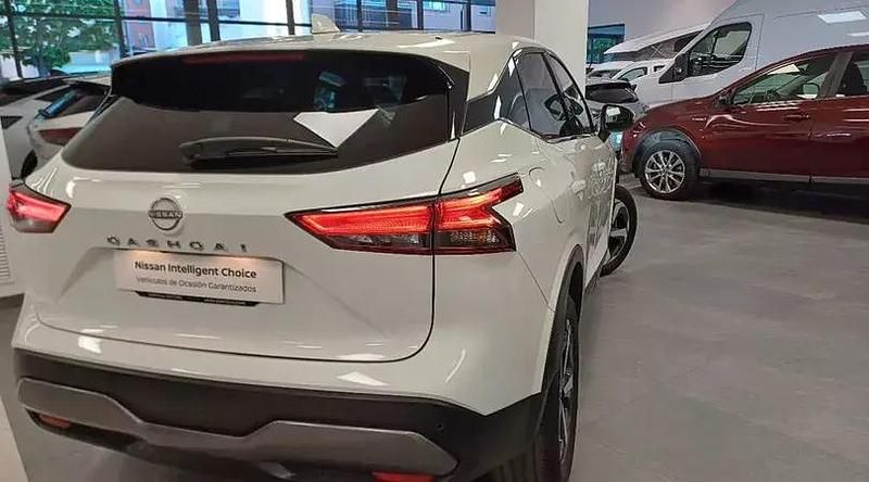 Usado Nissan Qashqai N-Connecta 158 CV (116 kW) 2023 Lunar white (perlada) SUV