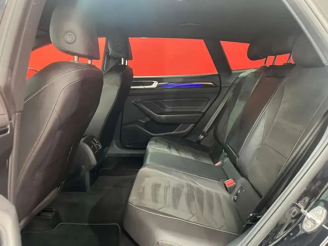Usado VW Arteon R-line 150 CV (110 kW) 2023 Negro Familiar