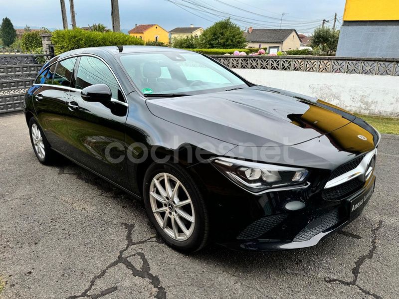Negro Usado 2020 Mercedes CLA200 Shooting Brake Familiar | 23.990 € (Buen precio) - Imagen 1/4