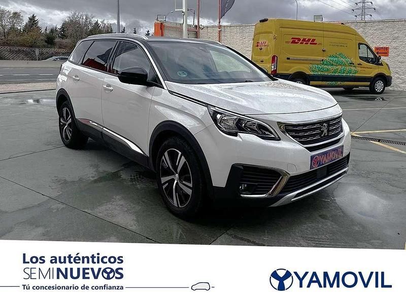 Usado Peugeot 5008 Allure 131 CV (96 kW) 2018 Blanco Monovolumen