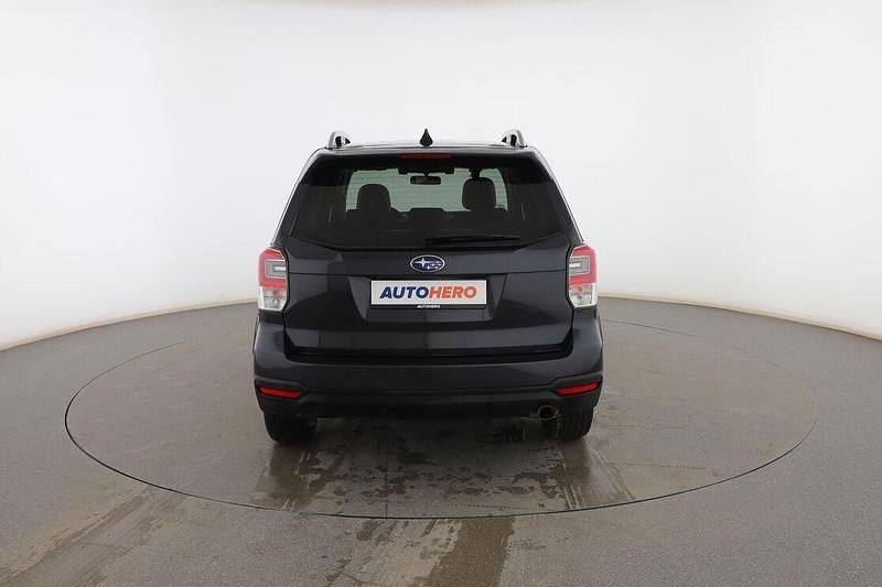 Usado Subaru Forester 150 CV (110 kW) 2019 Gris SUV