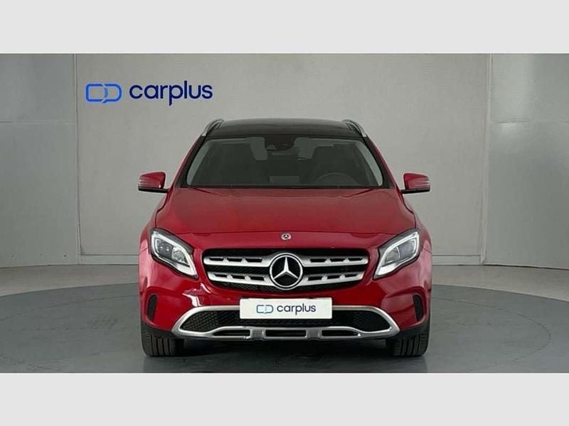Usado Mercedes GLA200 156 CV (114 kW) 2019 Rojo SUV