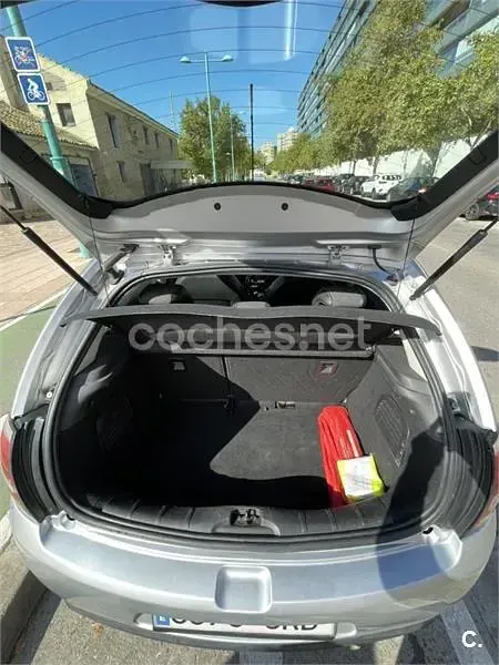 Usado Citroën C3 Exclusive 99 CV (72 kW) 2016 Gris / plata Berlina