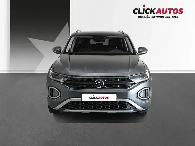 Usado VW T-Roc Life 150 CV (110 kW) 2024 Gris / plata SUV