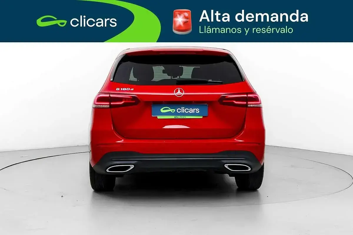 Usado Mercedes B180 116 CV (85 kW) 2019 Rojo Utilitario