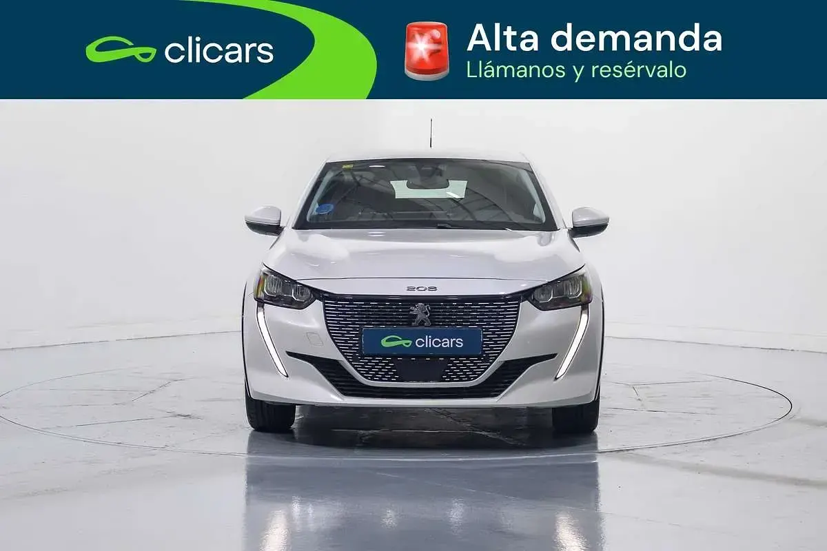 Usado Peugeot e-208 Allure 100 kW (136 CV) 2020 Blanco Utilitario
