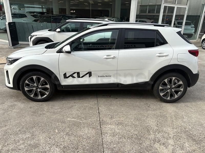 Usado Kia Stonic Style 100 CV (73 kW) 2025 Blanco SUV