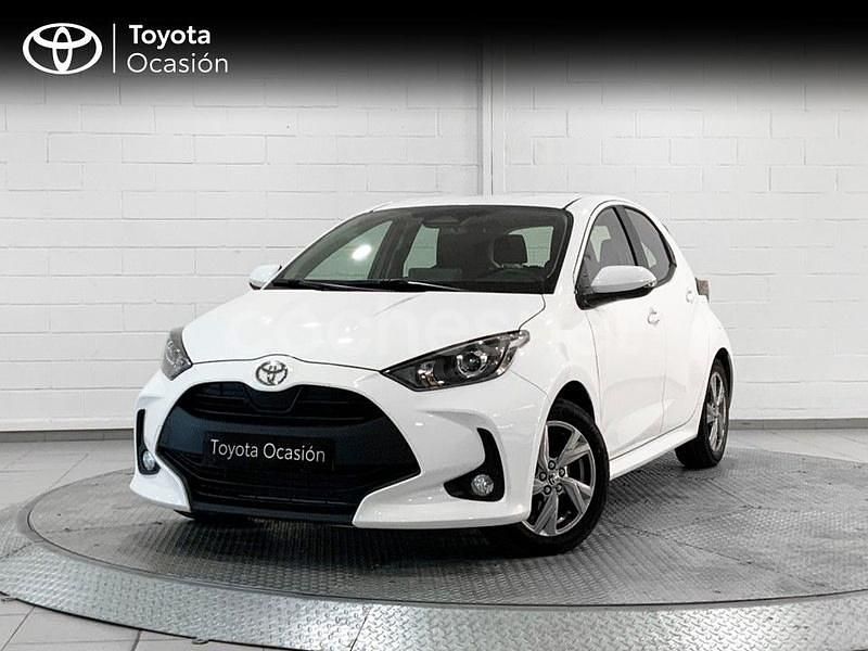 Usado Toyota Yaris Hybrid Active 116 CV (85 kW) 2024 Blanco Berlina