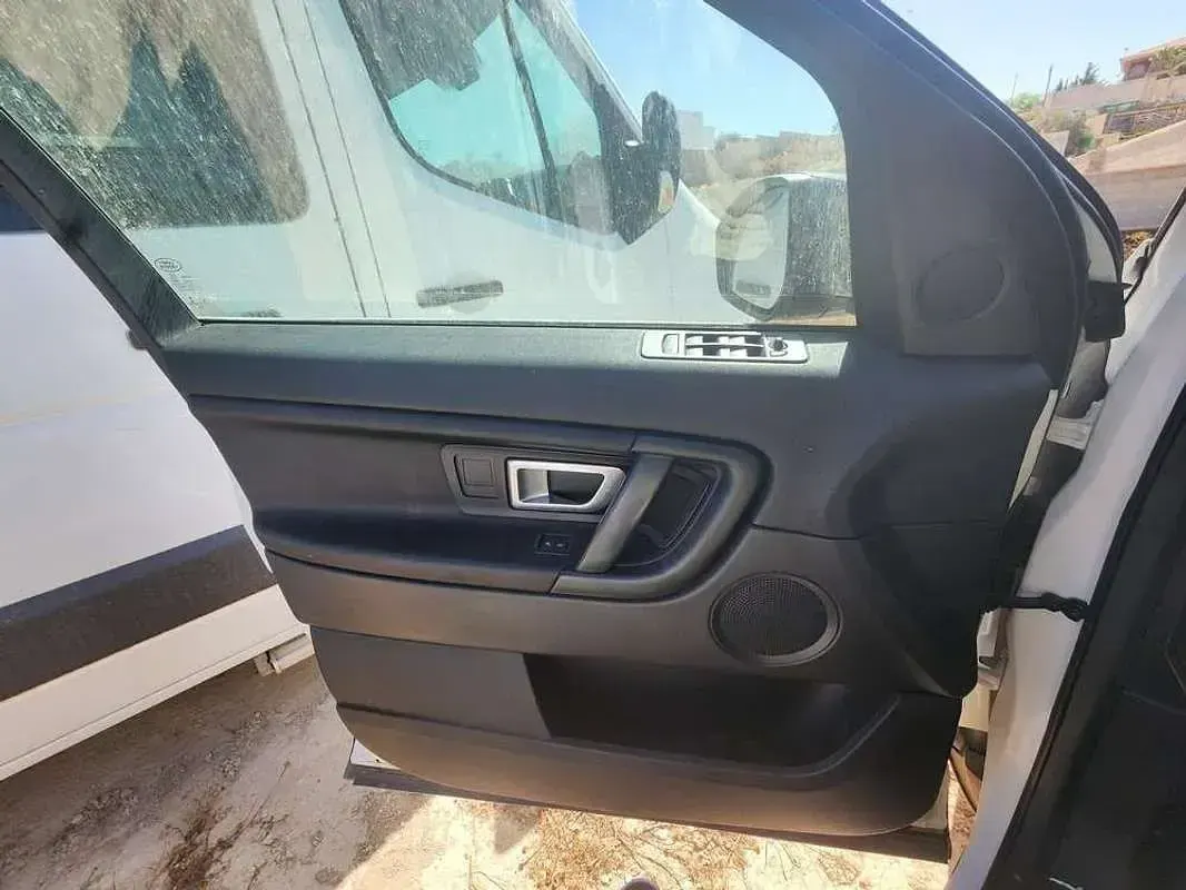 Usado Land Rover Discovery Sport HSE 150 CV (110 kW) 2017 Blanco SUV