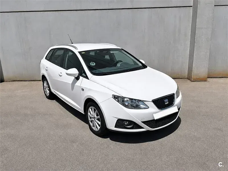 Usado Seat Ibiza ST Style 105 CV (77 kW) 2010 Blanco Familiar