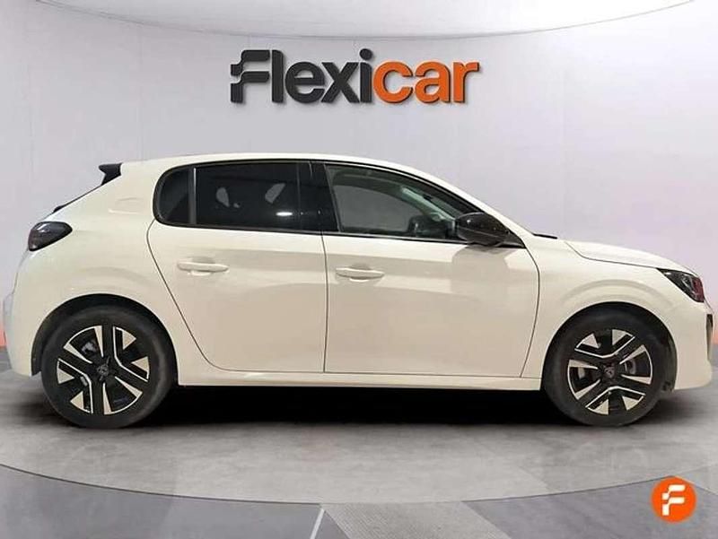 Usado Peugeot 208 Allure 102 CV (75 kW) 2024 Blanco Utilitario