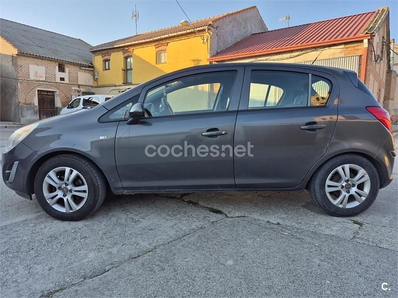 Usado Opel Corsa 75 CV (55 kW) 2012 Gris / plata Utilitario