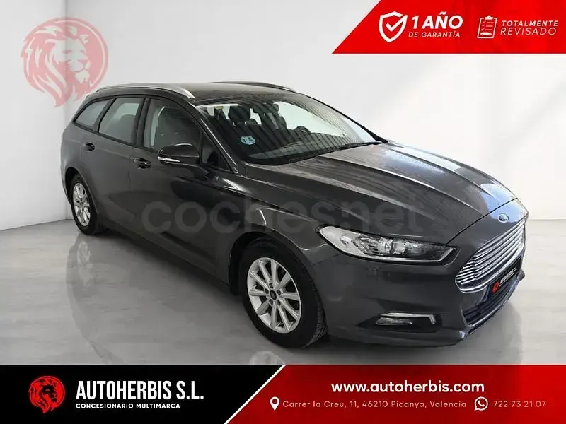 Usado Ford Mondeo Vignale 150 CV (110 kW) 2017 Gris / plata Familiar