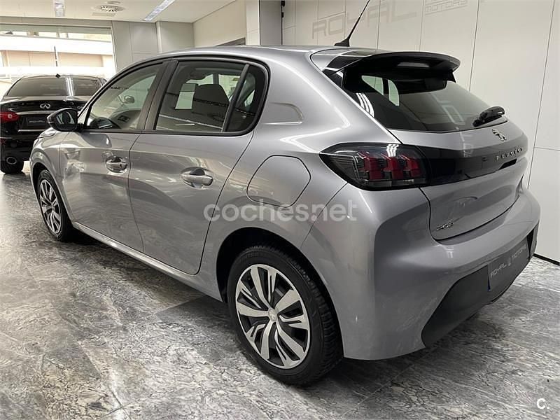 Usado Peugeot 208 Active 100 CV (73 kW) 2020 Gris / plata Utilitario