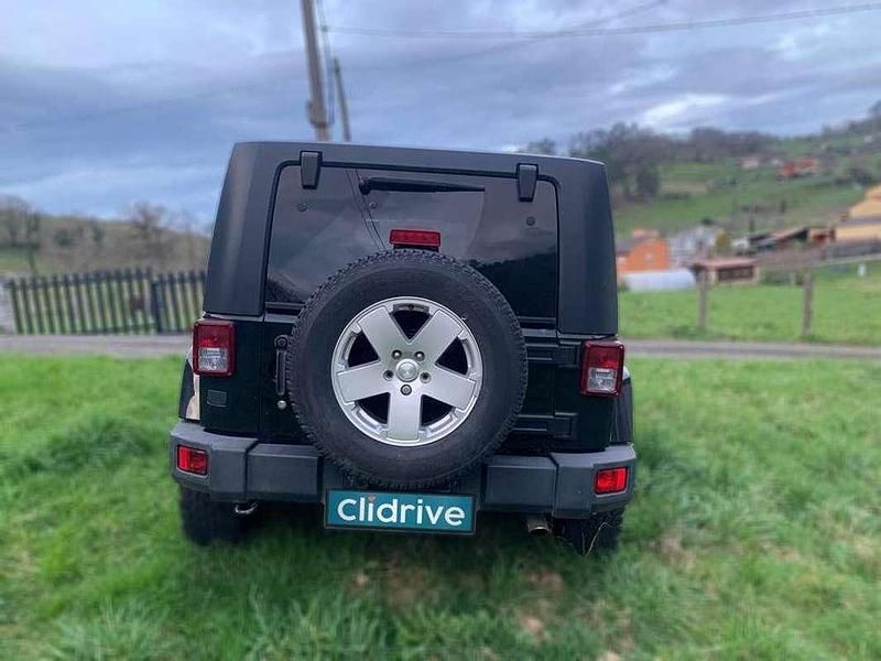 Usado Jeep Wrangler Sahara 200 CV (147 kW) 2010 Negro SUV