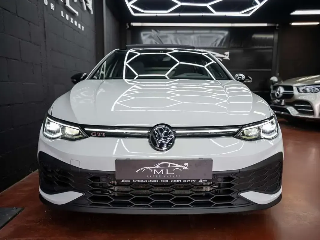Usado VW Golf VIII GTI 301 CV (221 kW) 2024 Blanco Utilitario