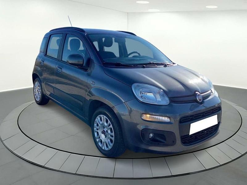 Usado Fiat Panda Lounge 69 CV (50 kW) 2019 Gris Utilitario