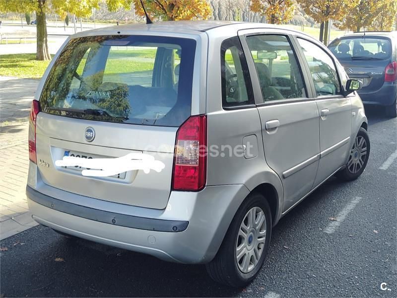 Usado Fiat Idea Dynamic 95 CV (69 kW) 2005 Gris / plata Monovolumen