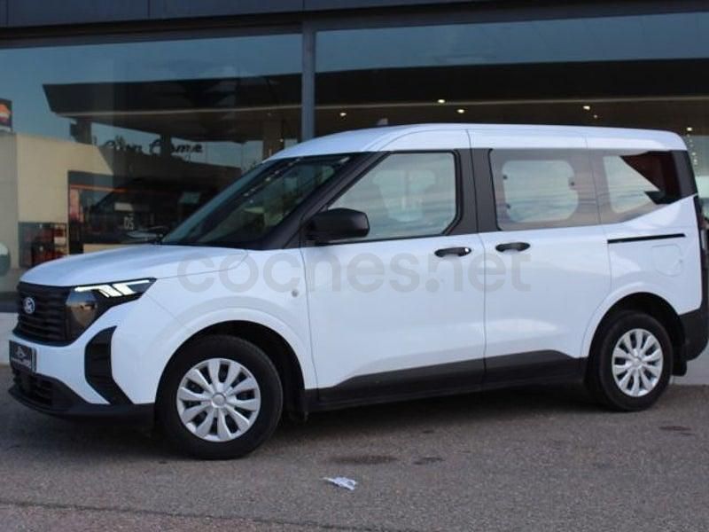 Usado Ford Tourneo Courier Trend 125 CV (91 kW) 2024 Blanco Monovolumen