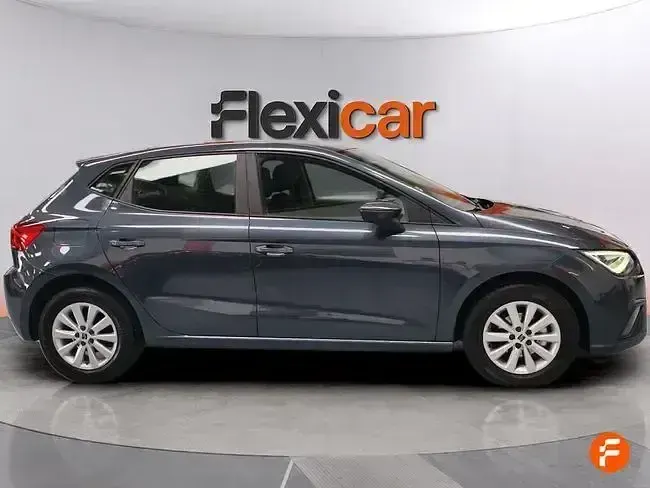 Usado Seat Ibiza Reference 80 HP (58 kW) 2024 Cinzento Citadino