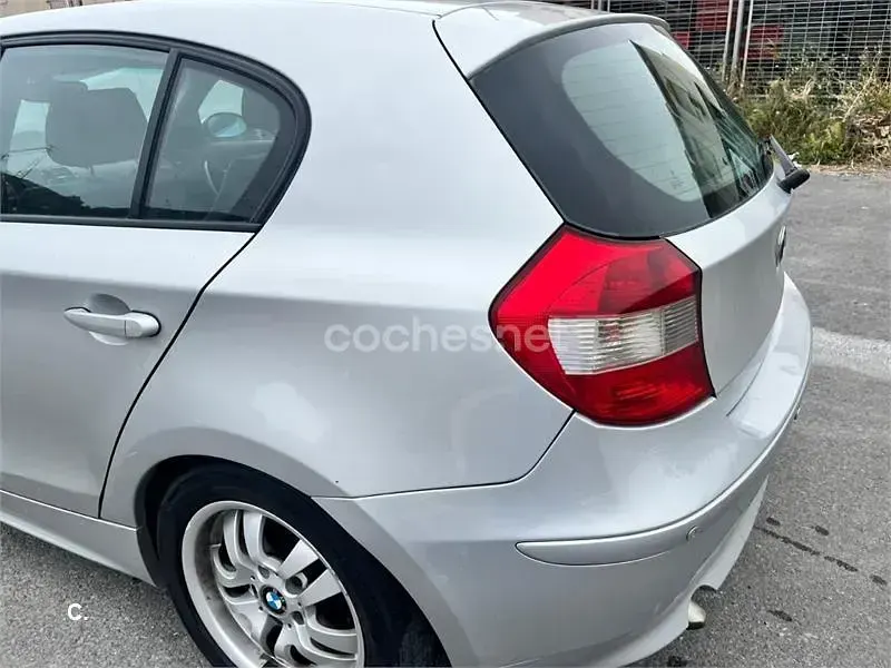 Usado BMW 118 122 CV (89 kW) 2004 Gris / plata Utilitario