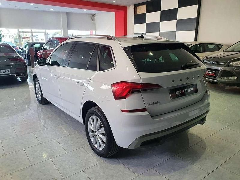 Usado Skoda Kamiq Monte Carlo 110 CV (80 kW) 2022 Blanco SUV