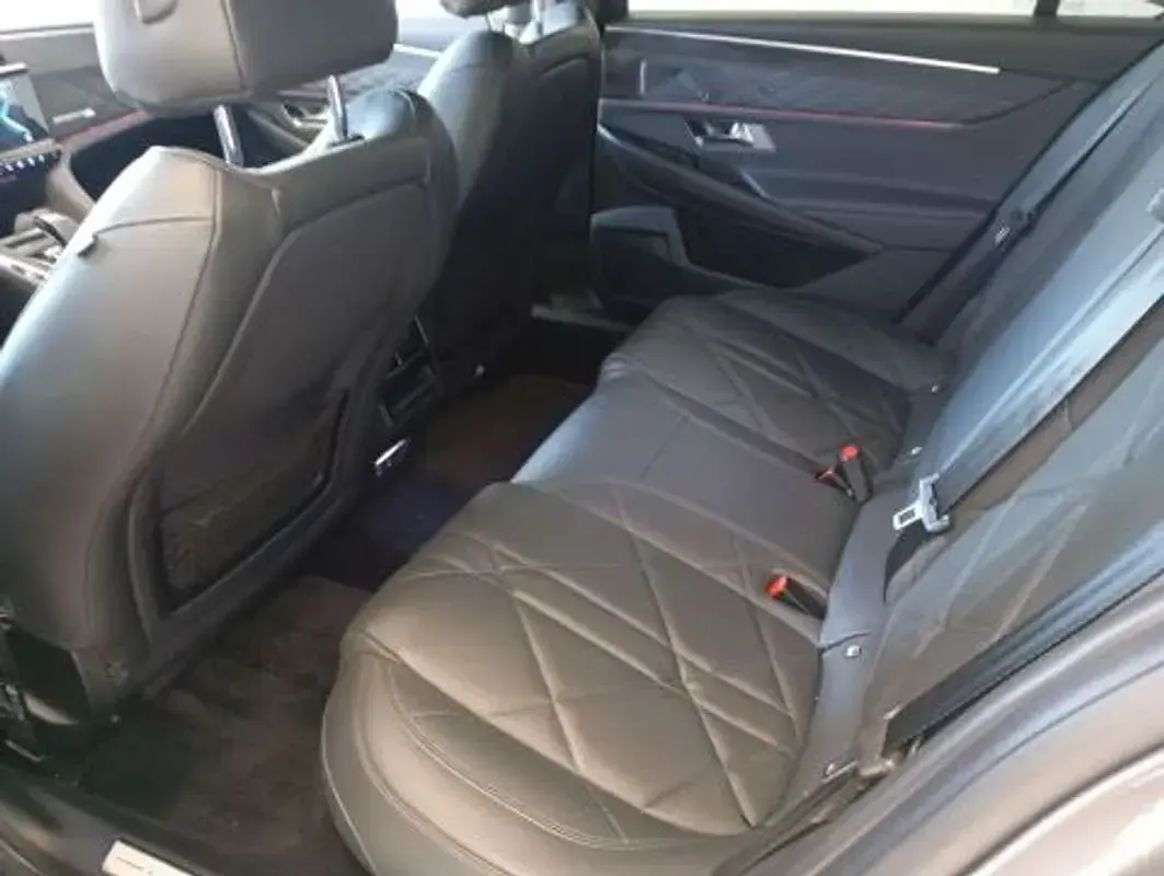 Usado DS Automobiles DS9 Rivoli Plus 250 CV (183 kW) 2023 Gris Berlina