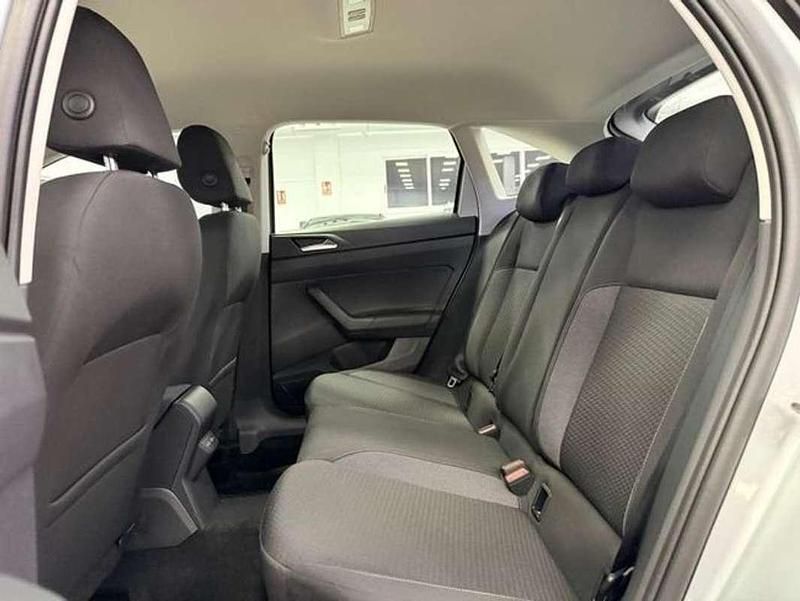 Usado VW Taigo 95 CV (69 kW) 2025 Plateado SUV