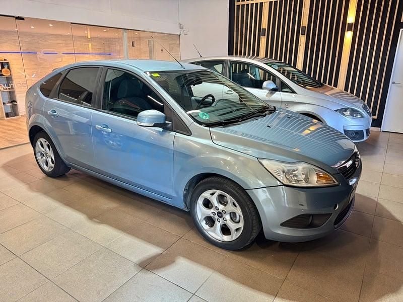 Usado Ford Focus Trend 100 CV (73 kW) 2008 Azul Berlina
