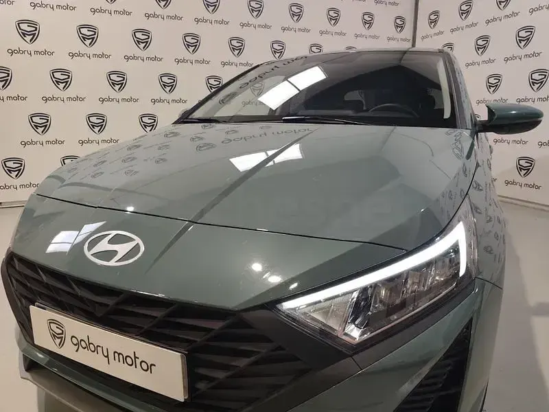 Usado Hyundai i20 84 CV (61 kW) 2025 Azul Utilitario
